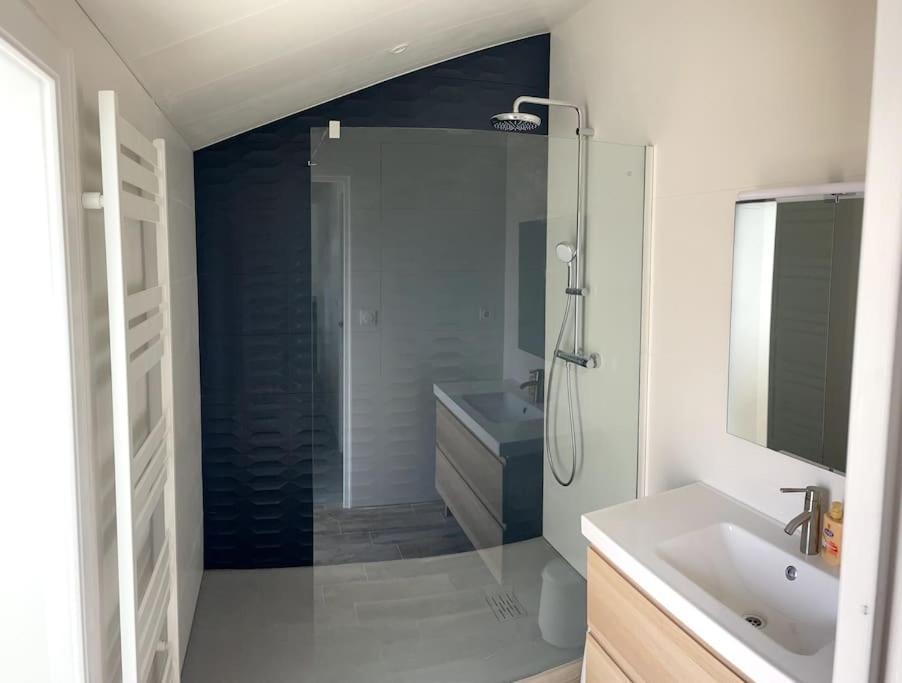 Maison Totalement Renovee 3 Chambres Au Coeur Du Village Lézardrieux Buitenkant foto